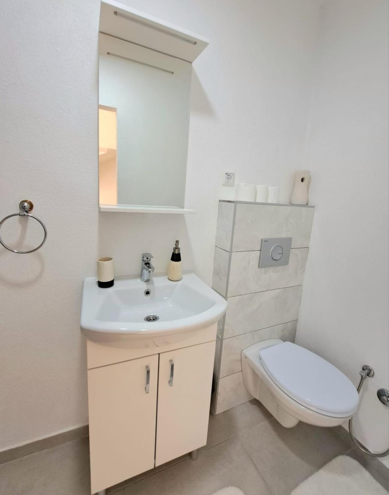 ヤイツェ Sobe Zizi Bed & Breakfast エクステリア 写真