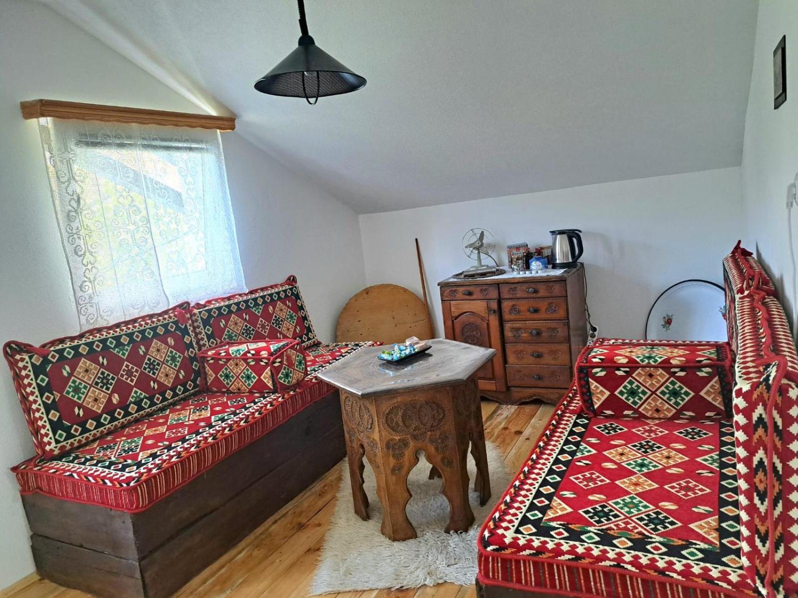 ヤイツェ Sobe Zizi Bed & Breakfast エクステリア 写真