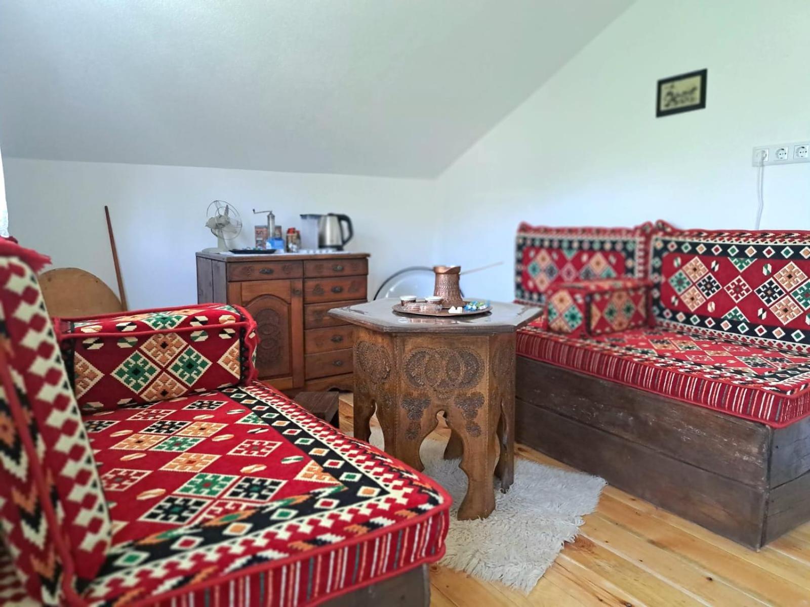 ヤイツェ Sobe Zizi Bed & Breakfast エクステリア 写真