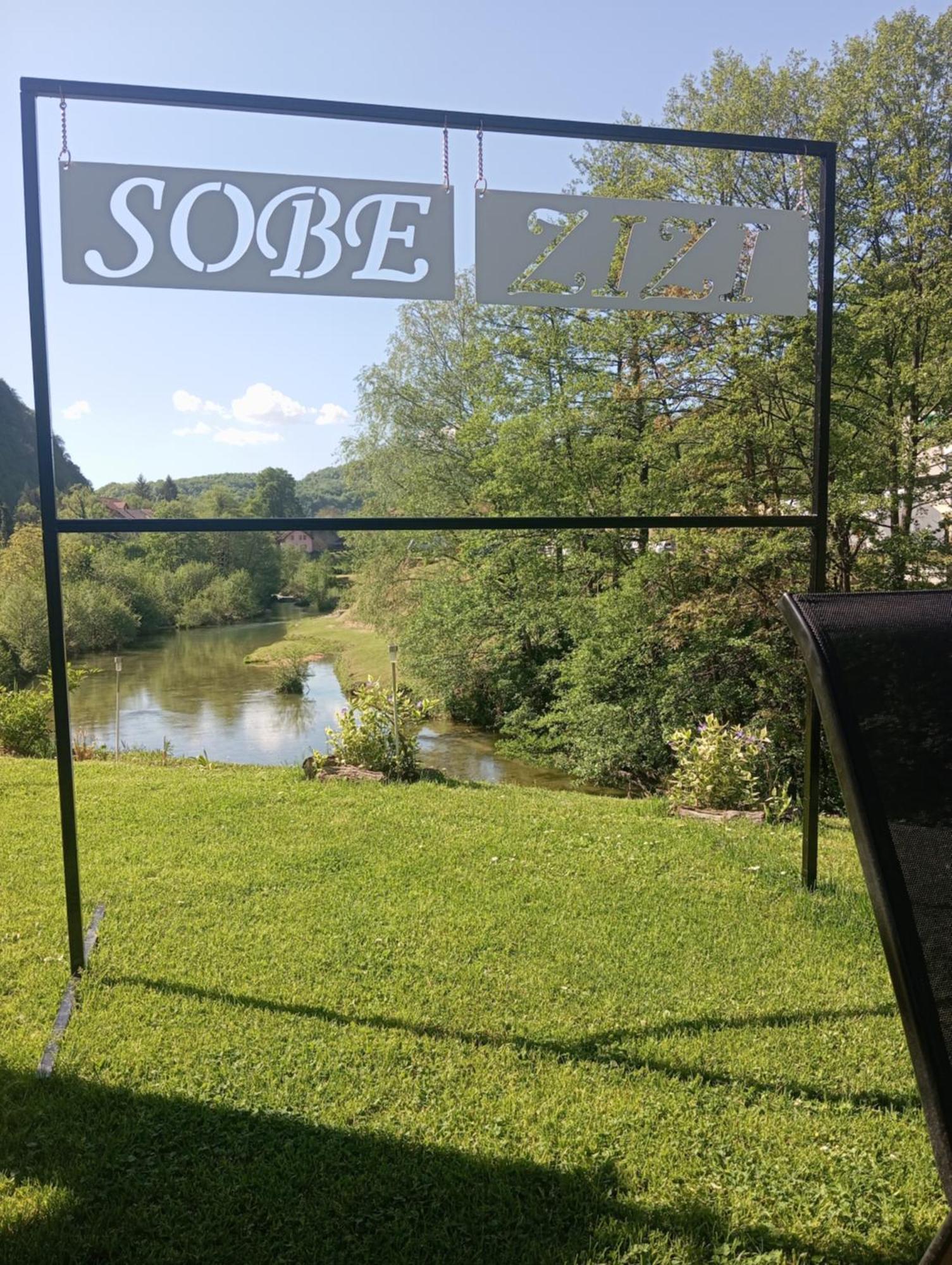 ヤイツェ Sobe Zizi Bed & Breakfast エクステリア 写真